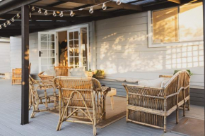 Halcyon Days your perfect getaway Sunday late check out, pet friendly!